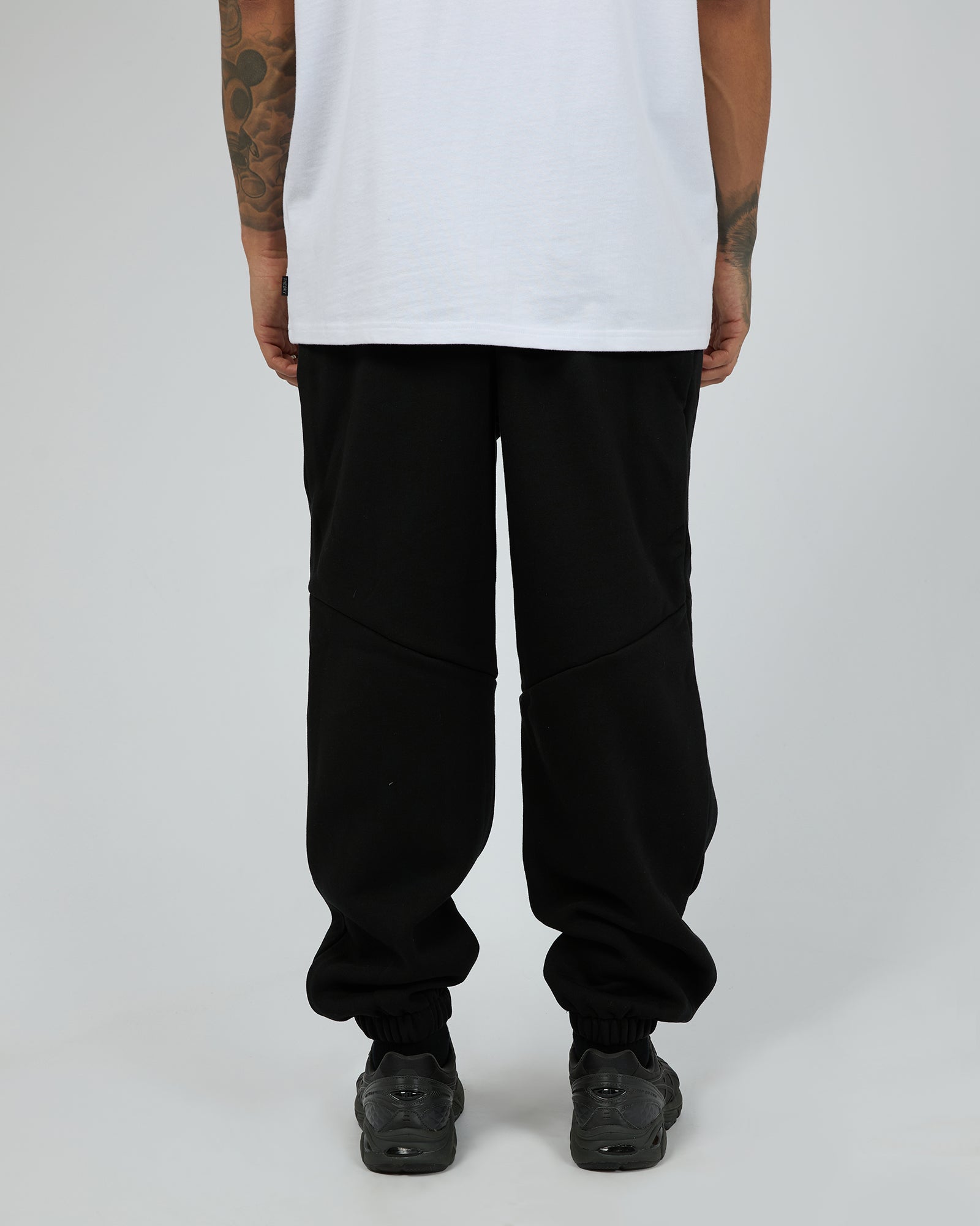 Halo Baggy Trackpant Black